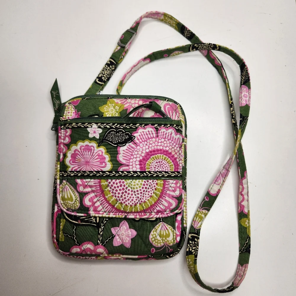 Vera Bradley Small Crossbody Olivia Pink Floral Quilted Cotton Organizer